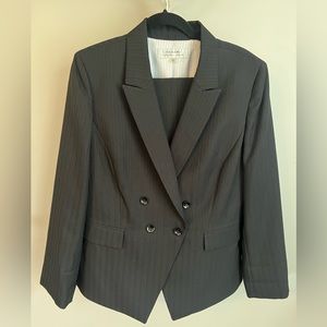 Tahari size 16 double breasted pant suit